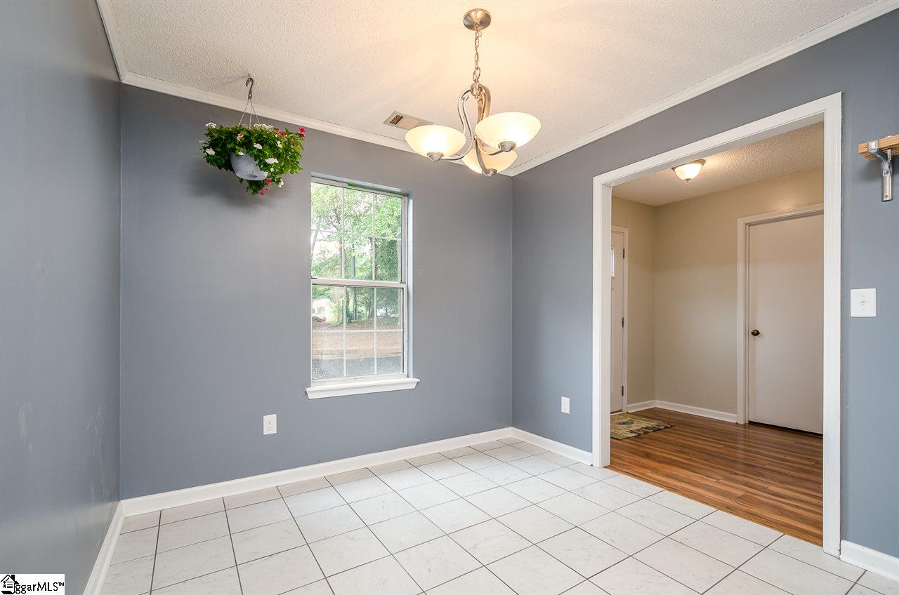 136 B Duncan Chapel Road Greenville, SC 29617 - Photo 5 of 27 Gallery Image 5