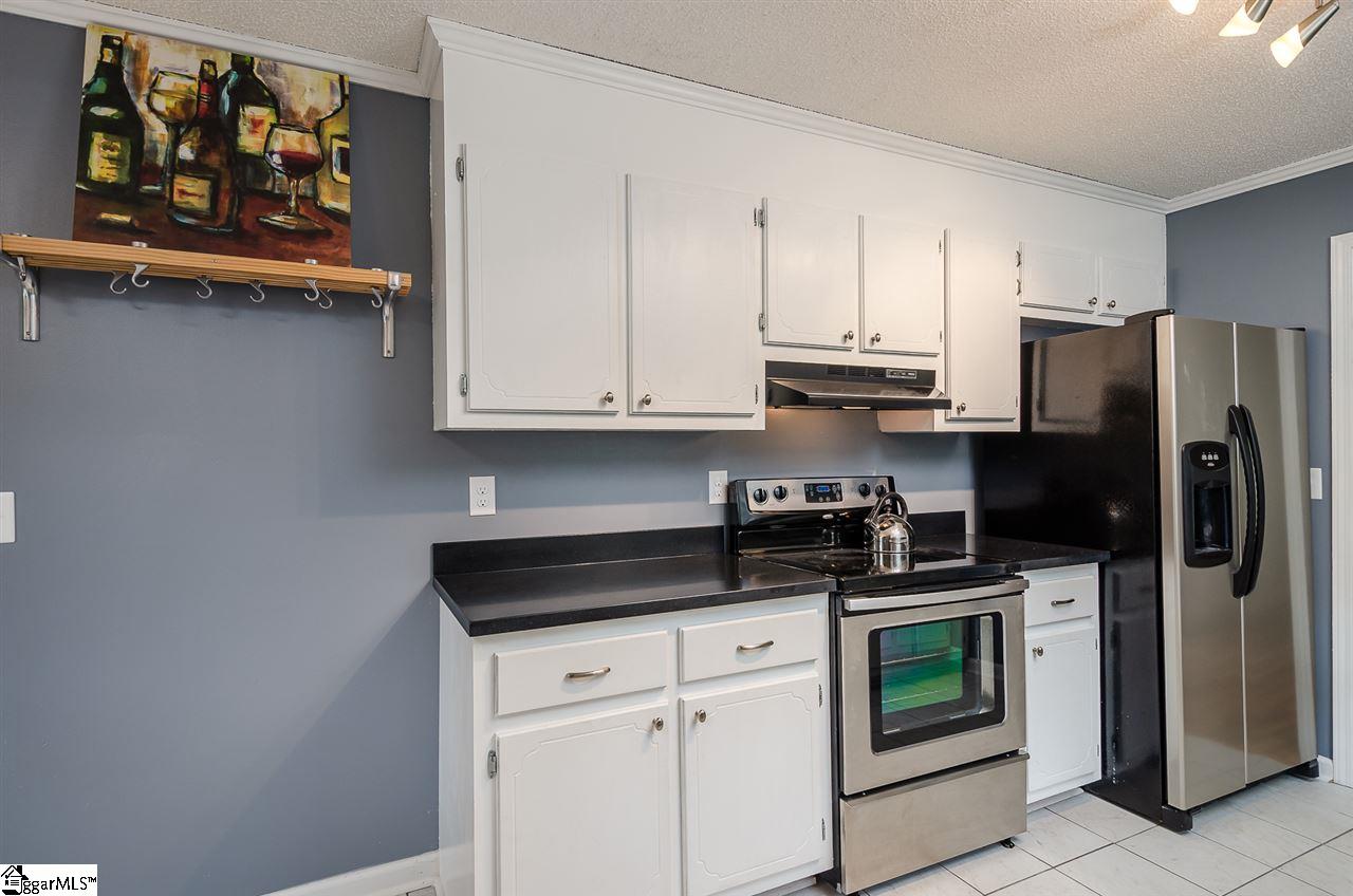 136 B Duncan Chapel Road Greenville, SC 29617 - Photo 8 of 27 Gallery Image 8