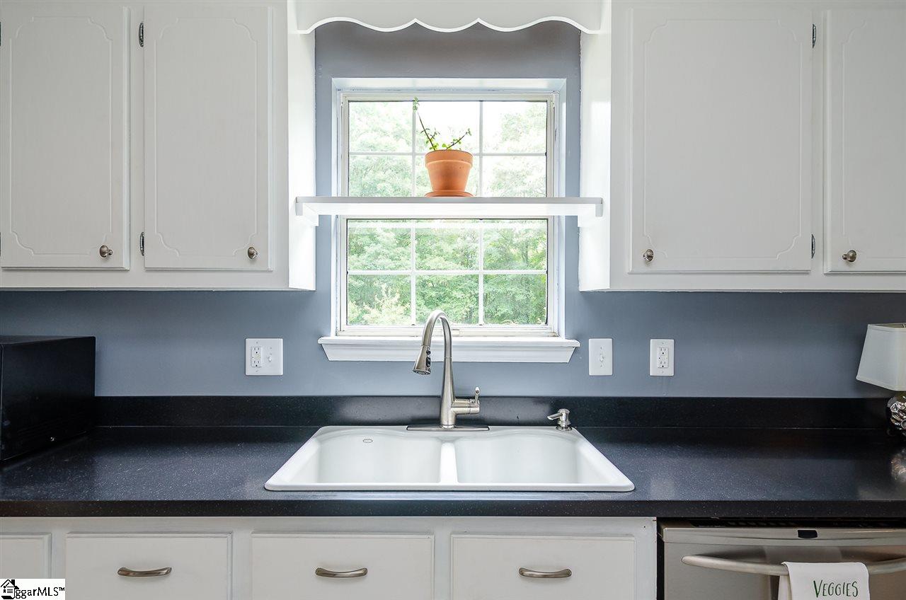 136 B Duncan Chapel Road Greenville, SC 29617 - Photo 9 of 27 Gallery Image 9