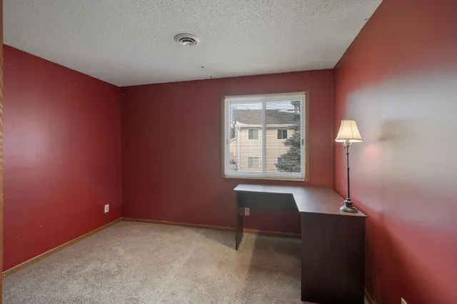 $171,000 | 6248 Magda Drive, Unit D, Maple Grove, MN 55369