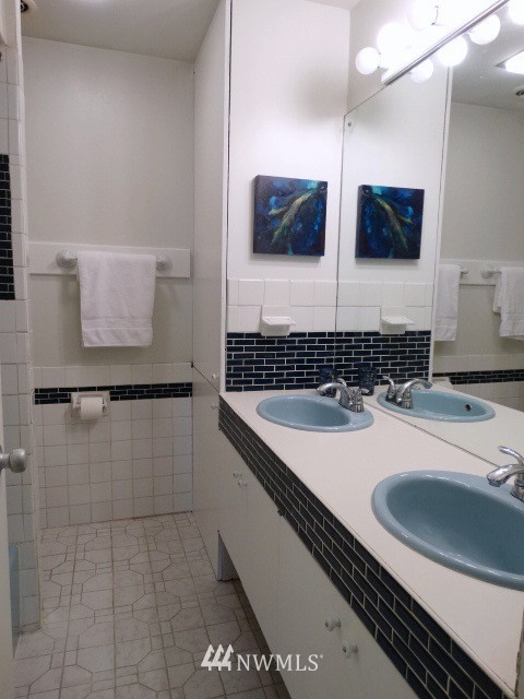 18605 Beverly Road Southwest Normandy Park, WA 98166 - Photo 13 of 20 Gallery Image 13