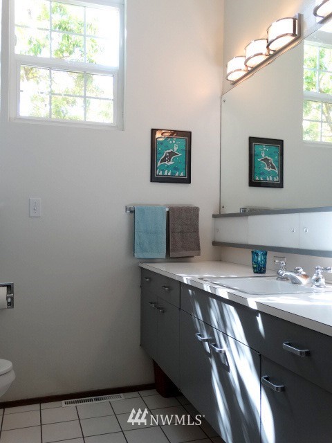 18605 Beverly Road Southwest Normandy Park, WA 98166 - Photo 9 of 20 Gallery Image 9