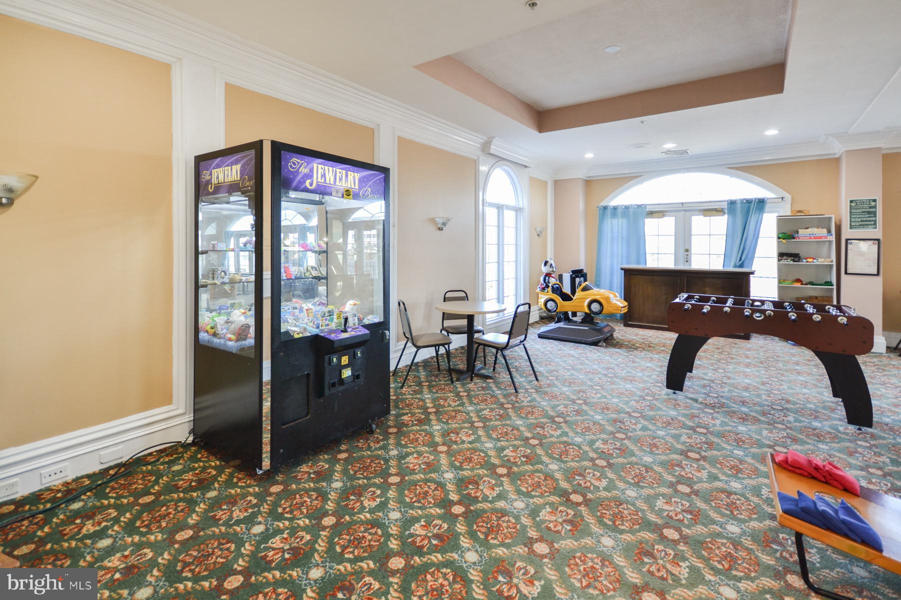 200 59th Street, Unit 302 Ocean City, MD 21842 - Photo 26 of 33 a living room with furniture
