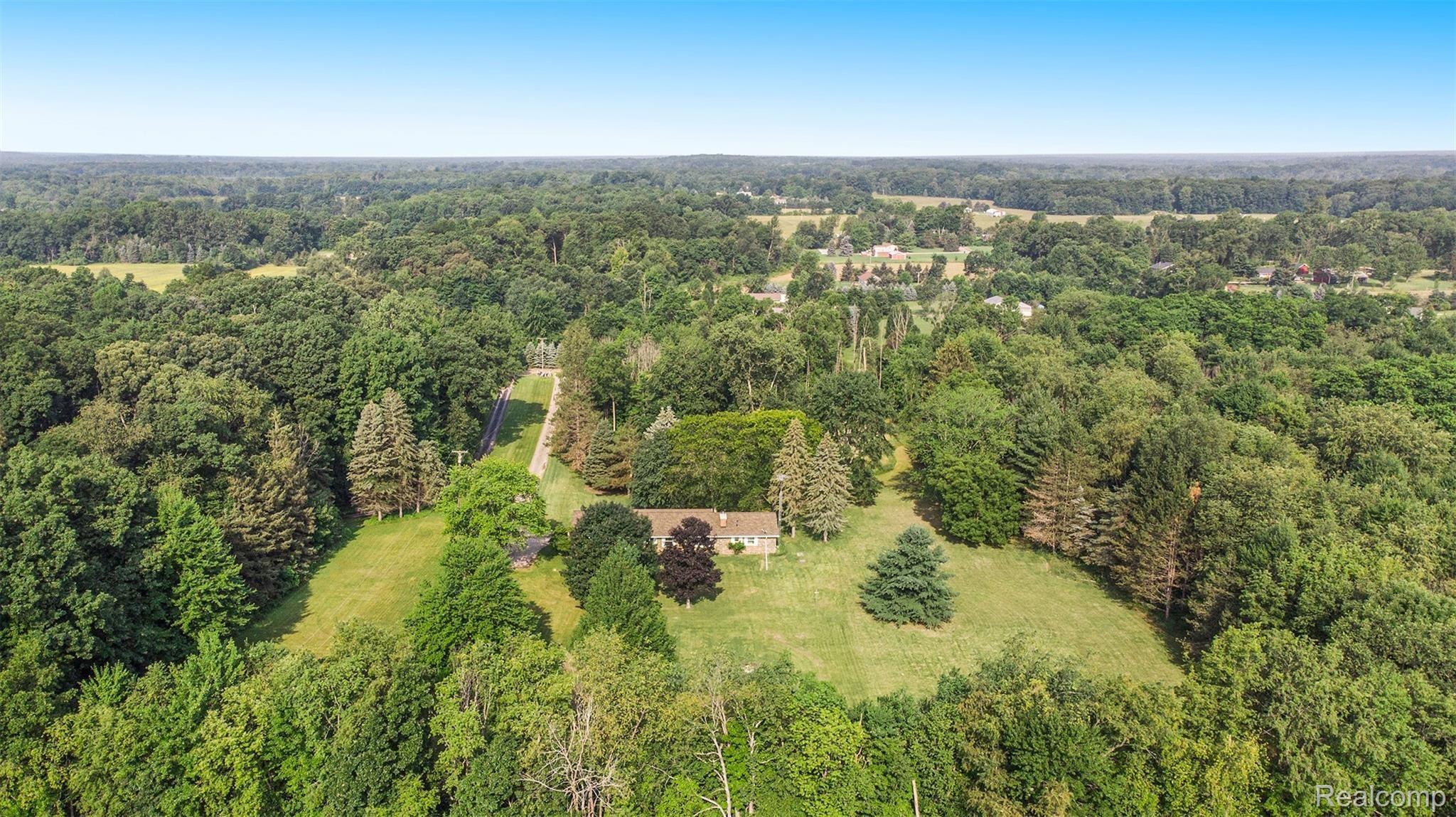 5440 Green Road Fenton, MI 48430 - Photo 35 of 44 Back Left Overhead.jpg