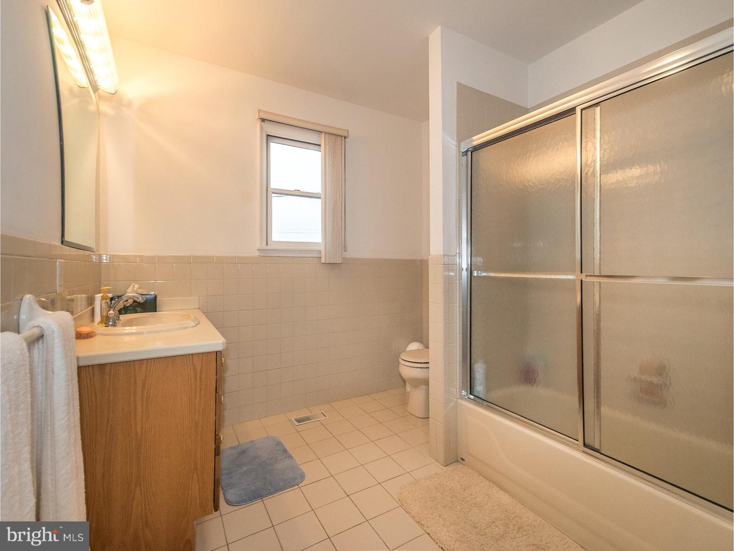 9818 Glenhope Road, Unit B Philadelphia, PA 19115 - Photo 15 of 25 Bathroom