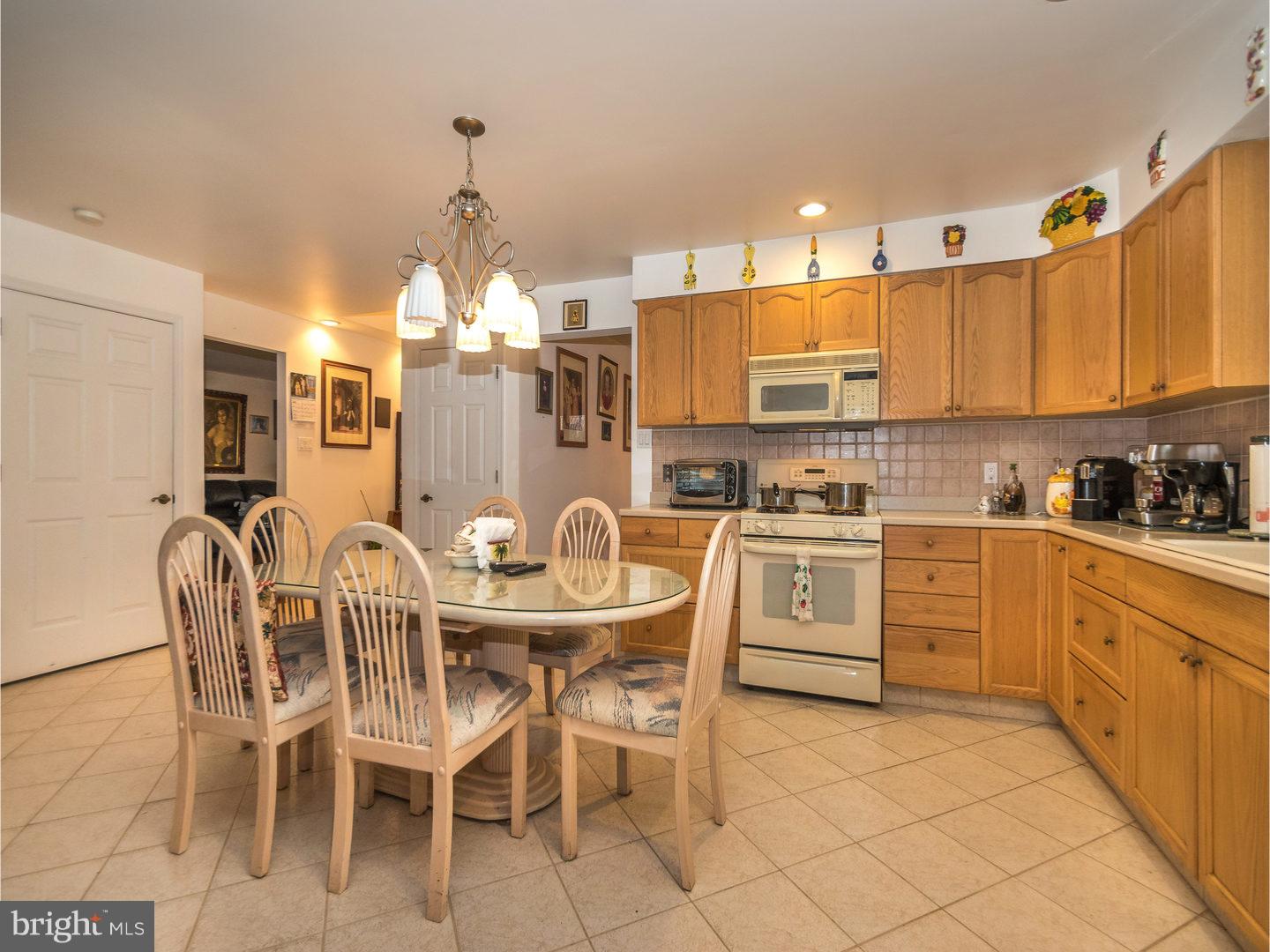 9818 Glenhope Road, Unit B Philadelphia, PA 19115 - Photo 8 of 25 Kitchen