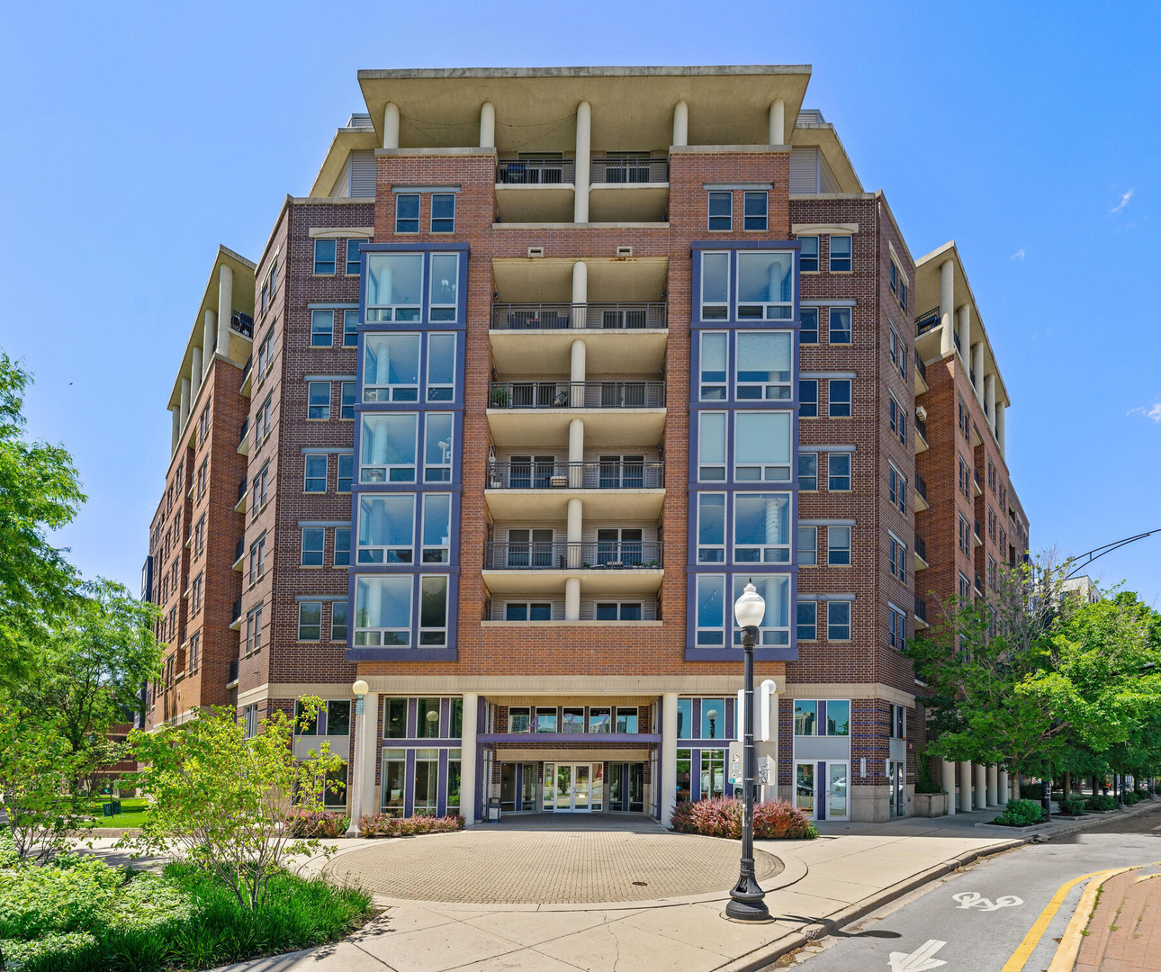 437 West Division Street, Unit 412 Chicago, IL 60610 - Photo 1 of 11 front view of a building