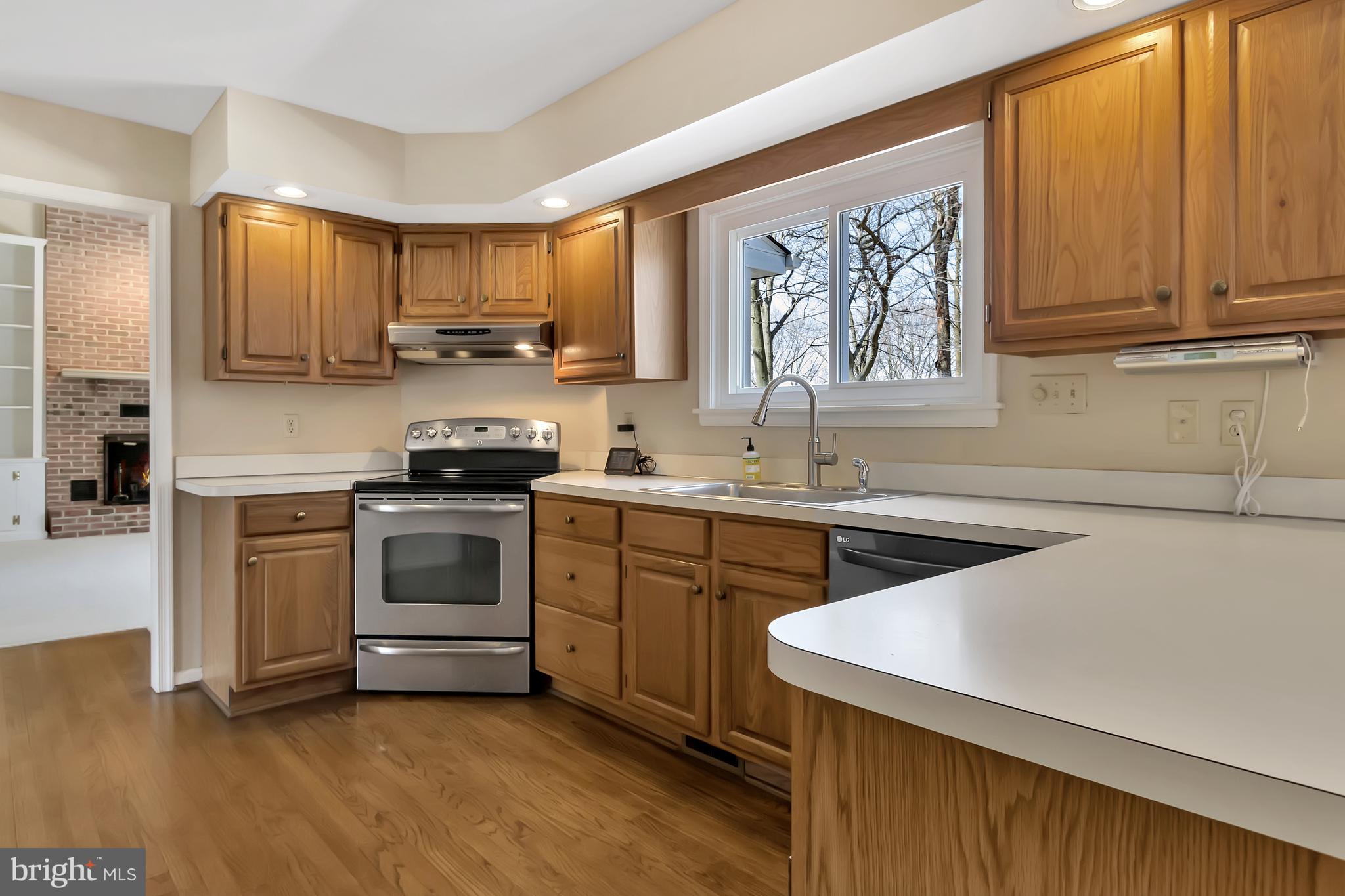 9 Radburn Lane Landenberg, PA 19350 - Photo 12 of 31 Quality Stainless appliances