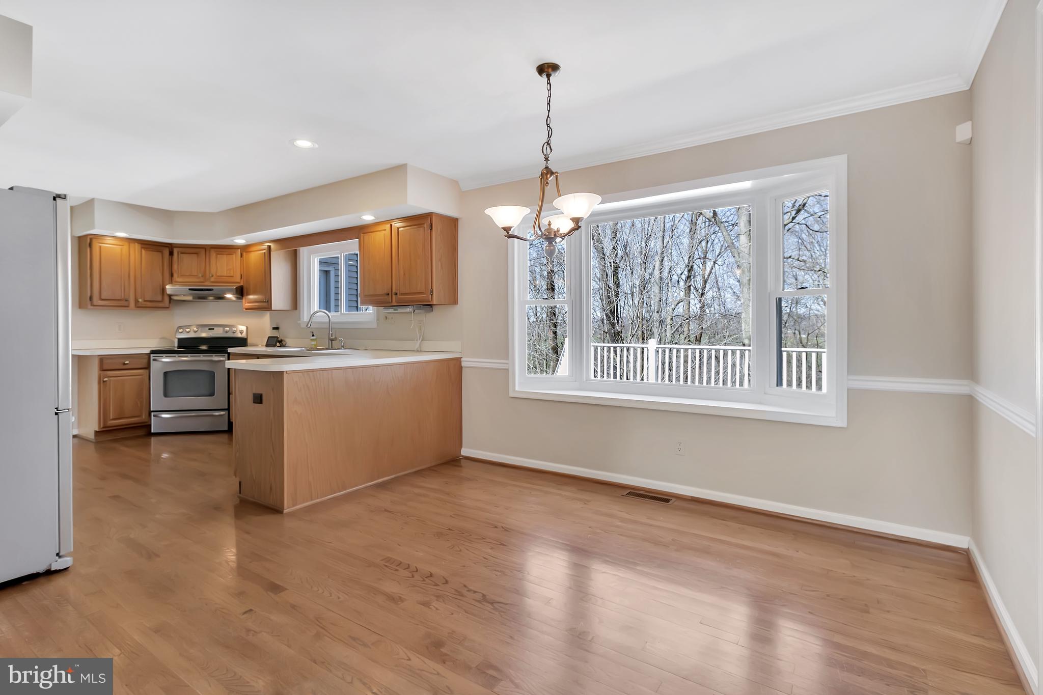 9 Radburn Lane Landenberg, PA 19350 - Photo 13 of 31 Table area with Bay Window