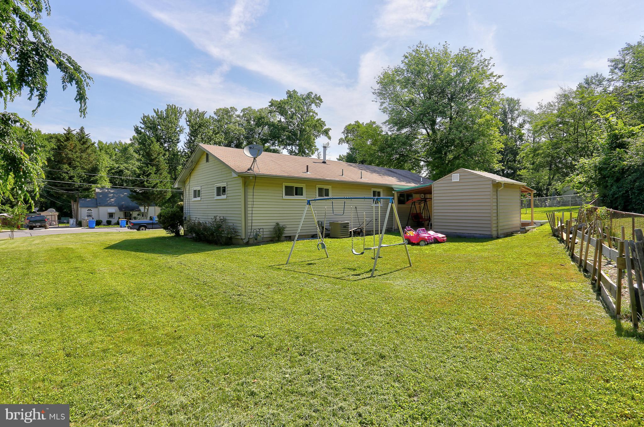 6609 Woodland Road Morningside, MD 20746 - Photo 28 of 30 a garden view with a seating space