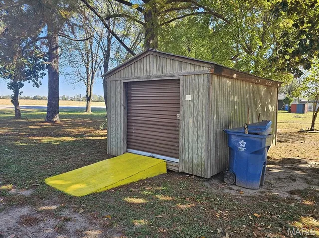 $88,900 | 406 North Anderson Avenue, Gideon, MO 63848