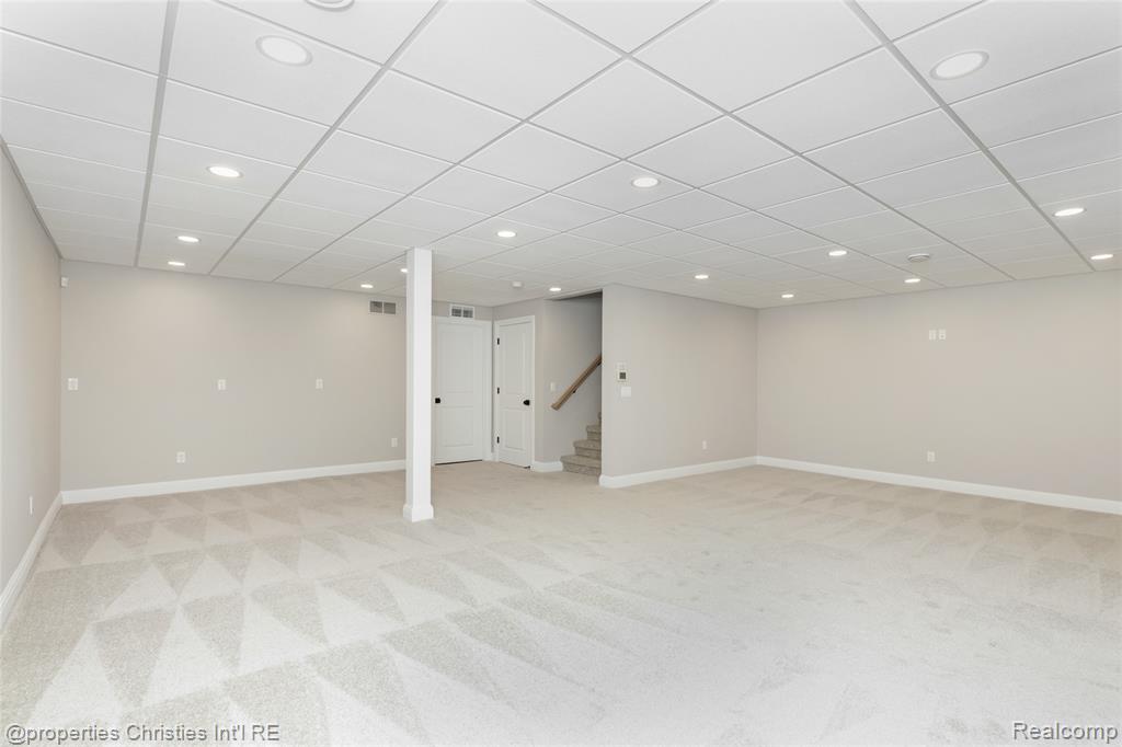2093 Pembroke Road Birmingham, MI 48009 - Photo 48 of 57