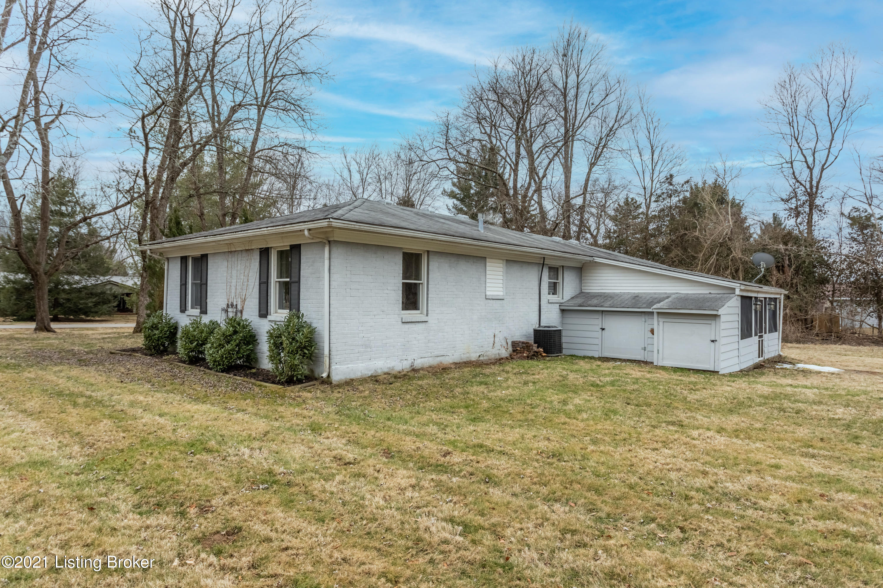 8109 Old Mill Road Pewee Valley, KY 40056 - Photo 10 of 46 H70A0940