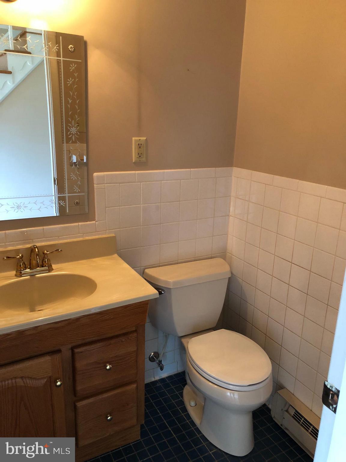 10628 Old Frederick Road Thurmont, MD 21788 - Photo 20 of 45 Half bath on first floor.