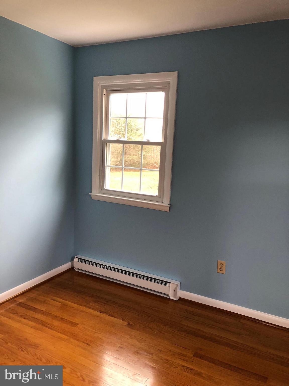 10628 Old Frederick Road Thurmont, MD 21788 - Photo 23 of 45 First bedroom.