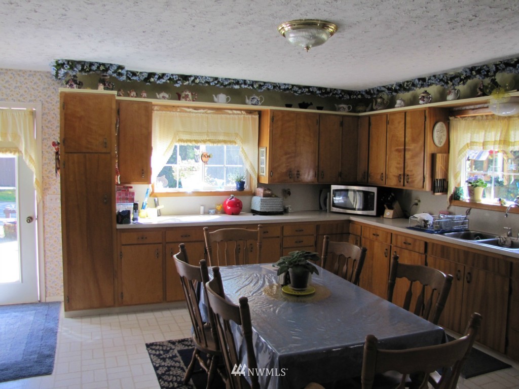 684 Oxenford Road Port Angeles, WA 98363 - Photo 7 of 15 Gallery Image 7