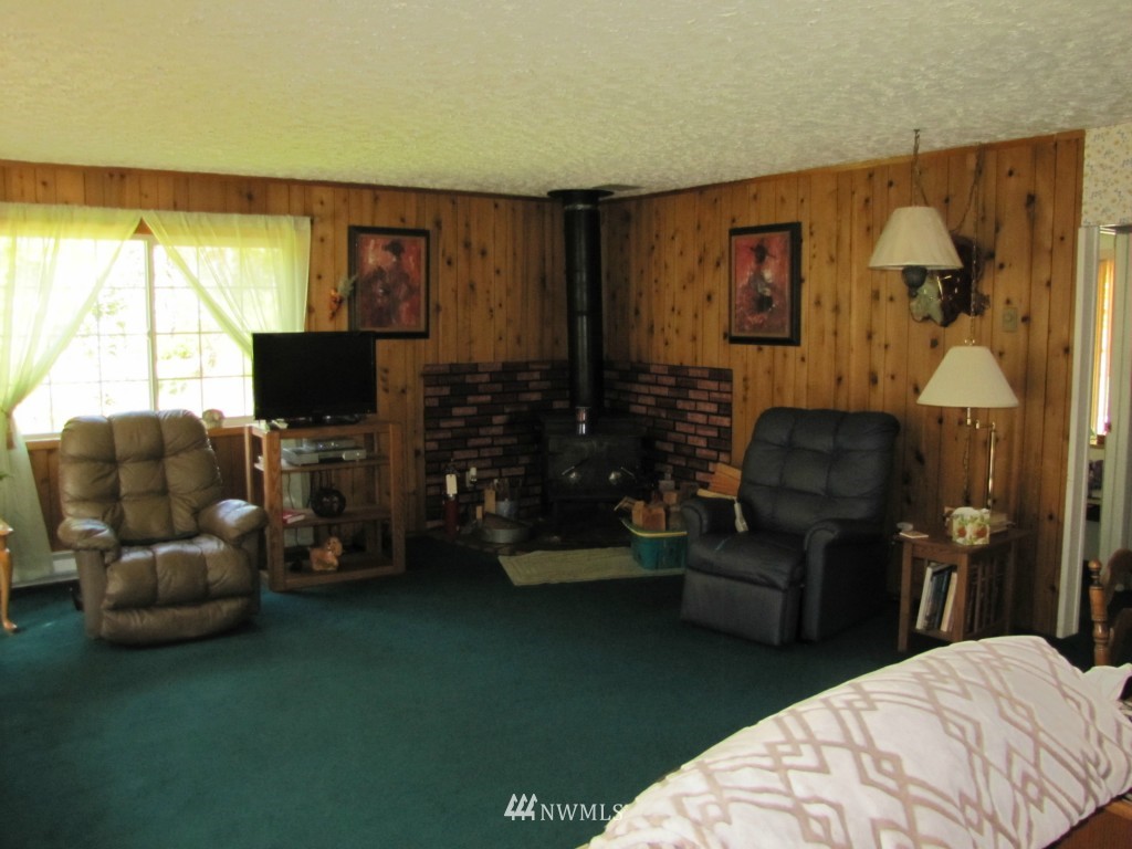 684 Oxenford Road Port Angeles, WA 98363 - Photo 9 of 15 Gallery Image 9