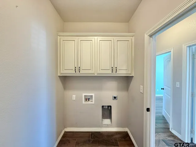 $1,950 | 325 Kingdom Boulevard, Lindale, TX 75771