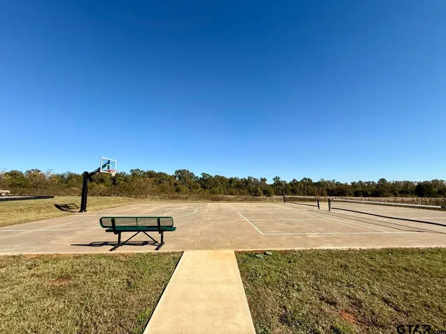 $1,950 | 325 Kingdom Boulevard, Lindale, TX 75771