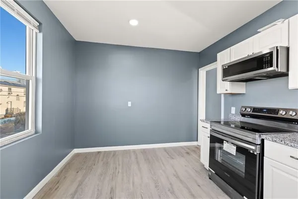 $1,895 | 18 Loreto Street, Unit 2, Providence, RI 02904