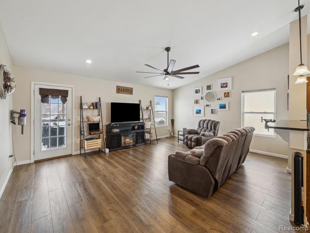 308 Cimarron Drive Howell, MI 48855 - Photo 4 of 22