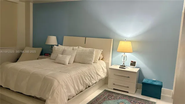 $630,000 | 5700 Collins Avenue, Unit 11B, Miami Beach, FL 33140