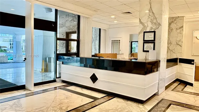 $630,000 | 5700 Collins Avenue, Unit 11B, Miami Beach, FL 33140
