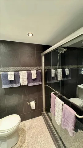 $630,000 | 5700 Collins Avenue, Unit 11B, Miami Beach, FL 33140