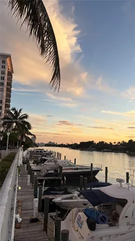 $630,000 | 5700 Collins Avenue, Unit 11B, Miami Beach, FL 33140