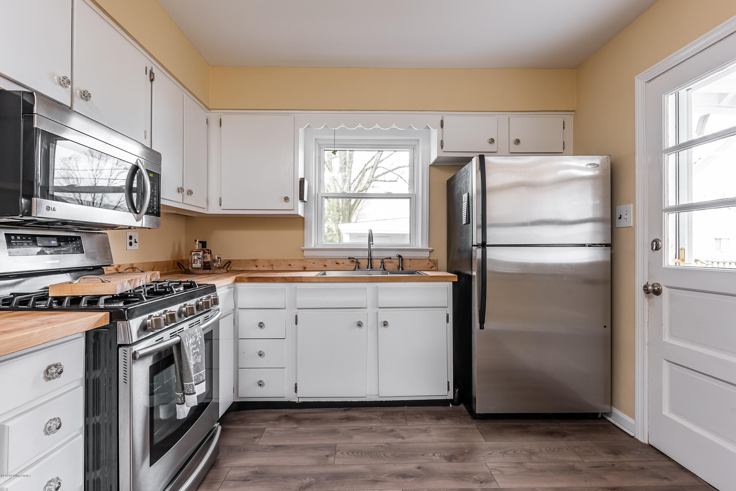 2211 Janlyn Road Louisville, KY 40299 - Photo 6 of 20 AA J Kitchen