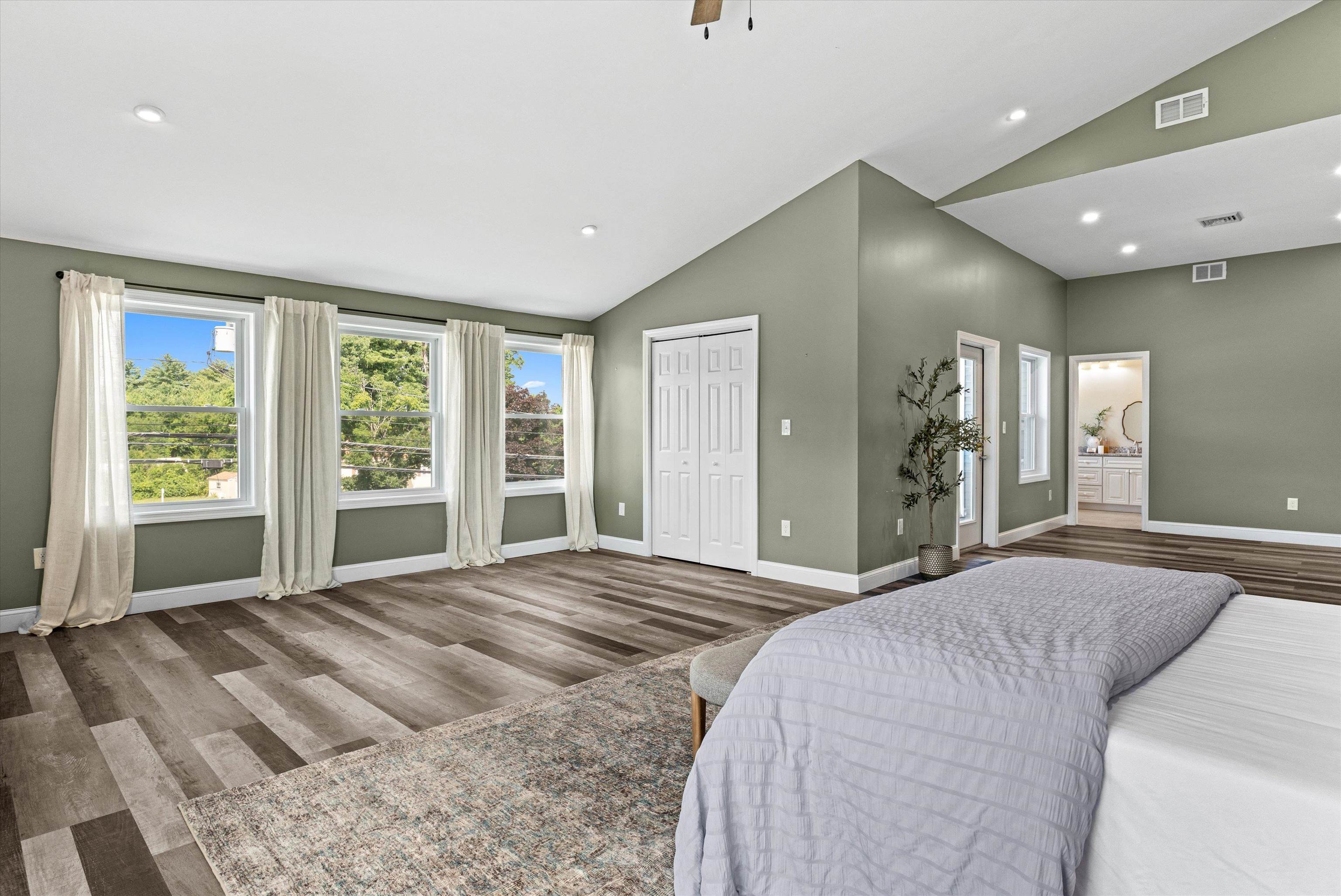 786 South Mammoth Road Manchester, NH 03109 - Photo 18 of 39 Gallery Image 18