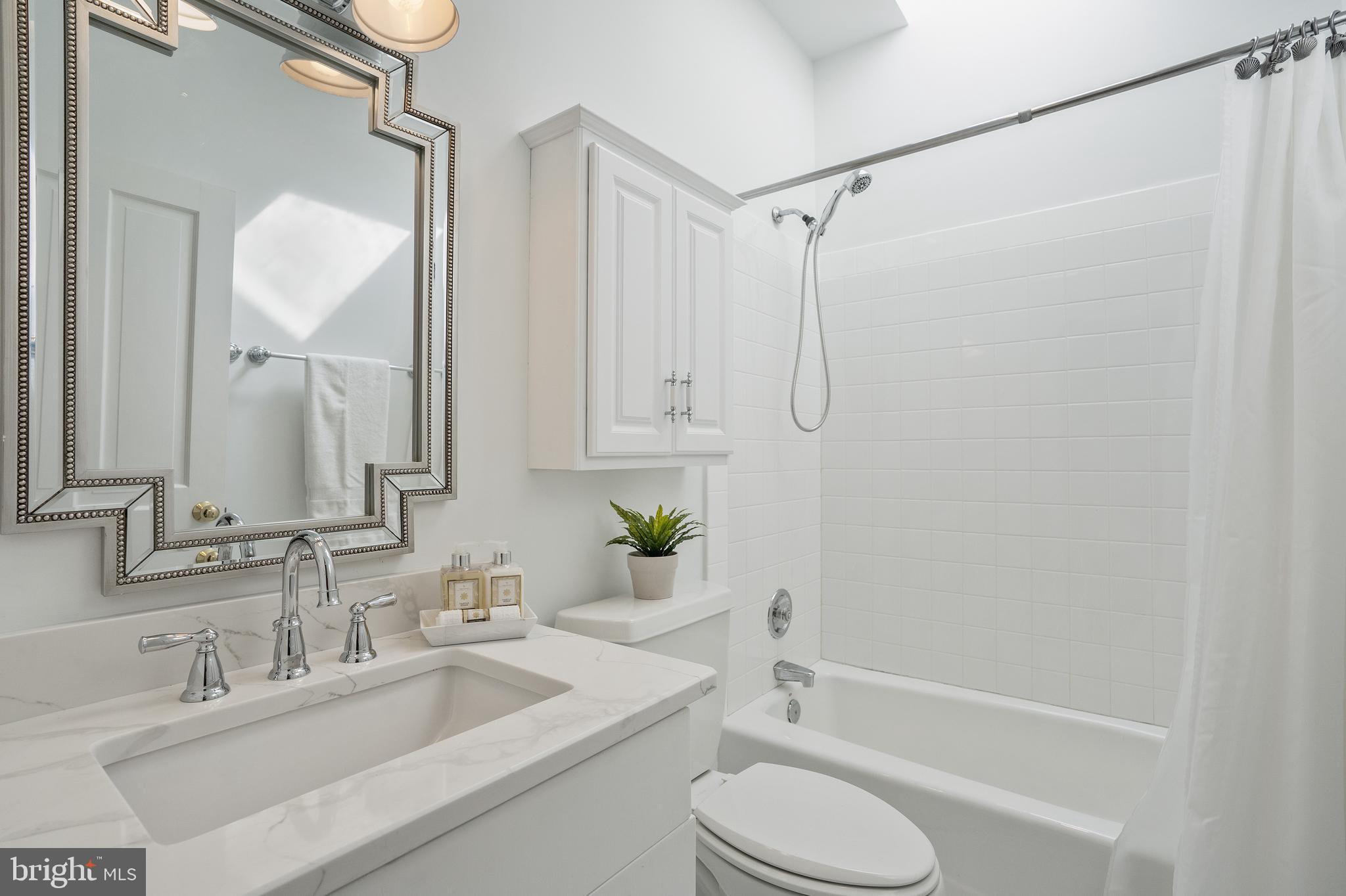 3431 Hidden River View Road Annapolis, MD 21403 - Photo 22 of 43 Updated Hall Bath is Light and Bright!