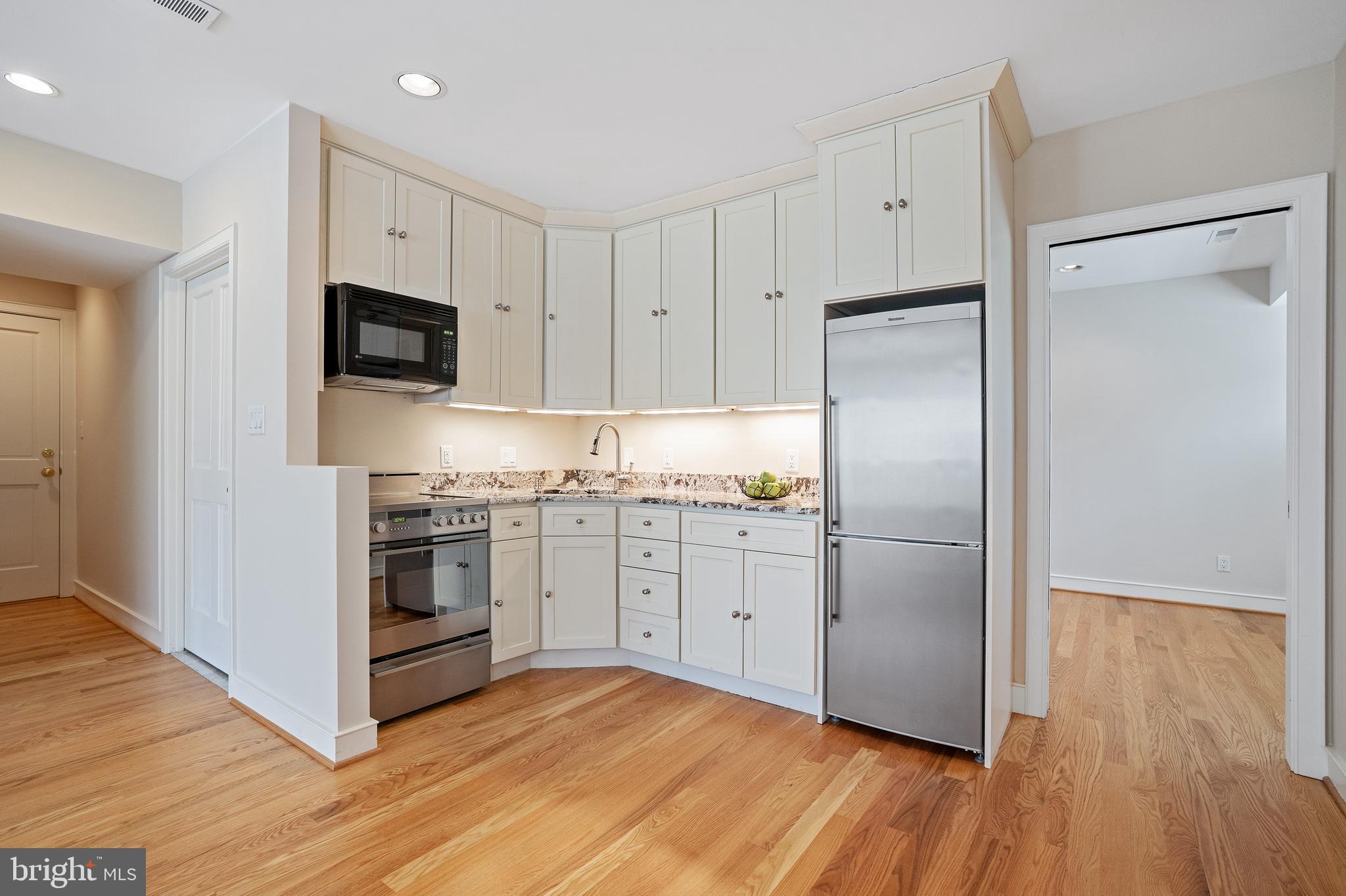 3431 Hidden River View Road Annapolis, MD 21403 - Photo 26 of 43 Full Kitchen in Apartment