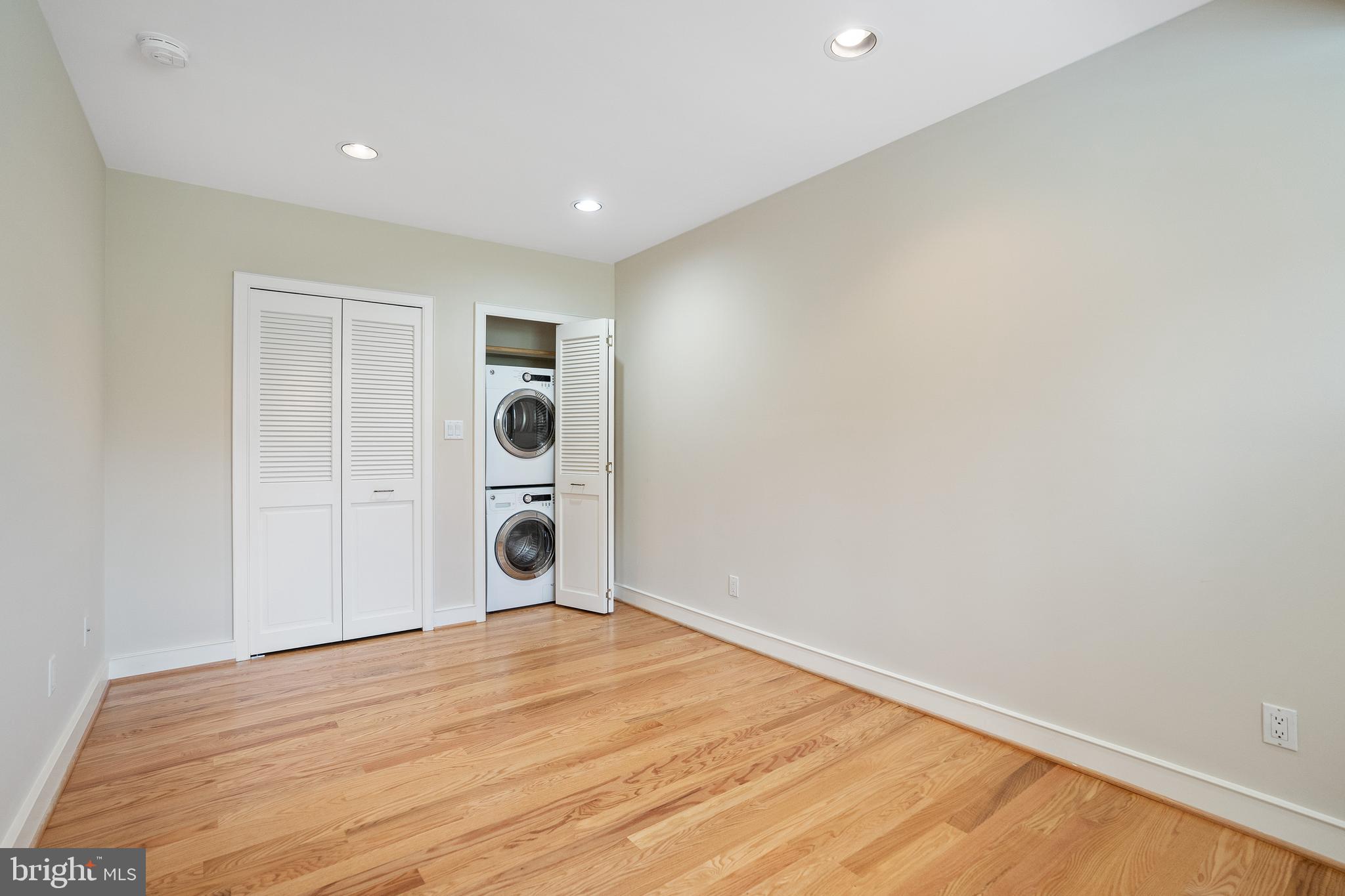 3431 Hidden River View Road Annapolis, MD 21403 - Photo 27 of 43 Bedroom and Personal Laundry