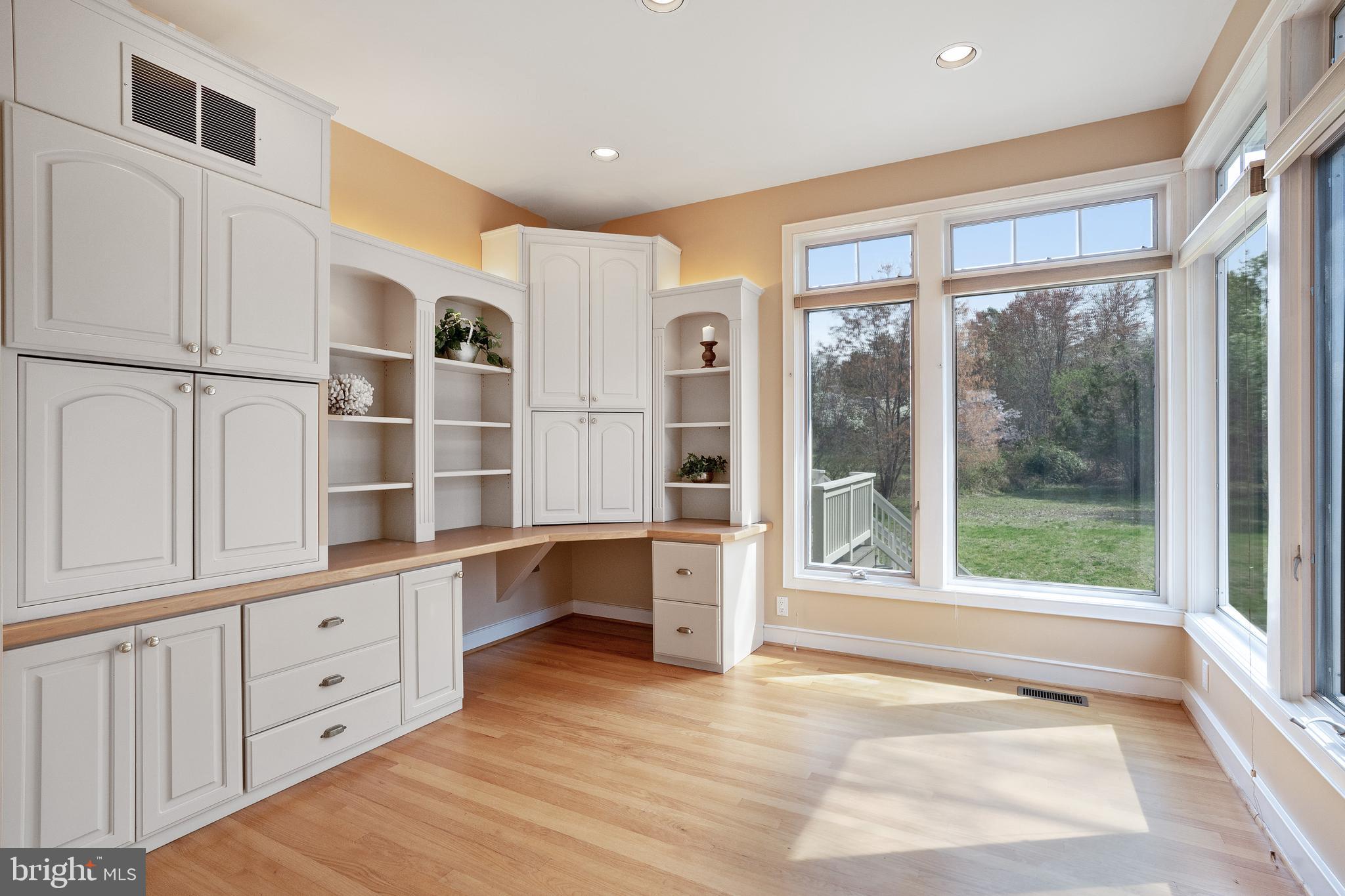 3431 Hidden River View Road Annapolis, MD 21403 - Photo 6 of 43 Professional Office with Built In's