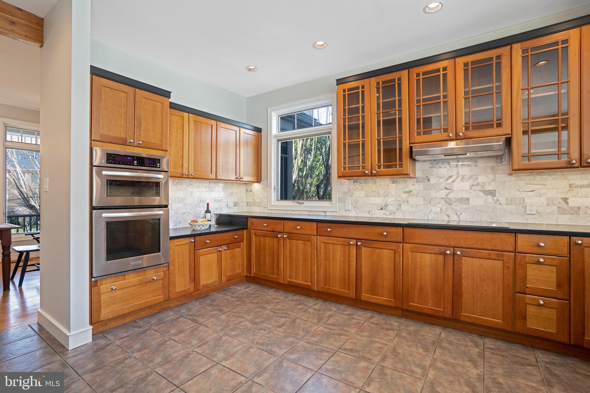 3431 Hidden River View Road Annapolis, MD 21403 - Photo 10 of 43 Gorgeous New Contemporary Back Splash