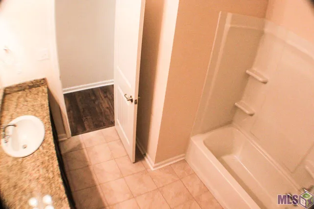 $2,300 | 17609 Eagles Perch Drive, Prairieville, LA 70769