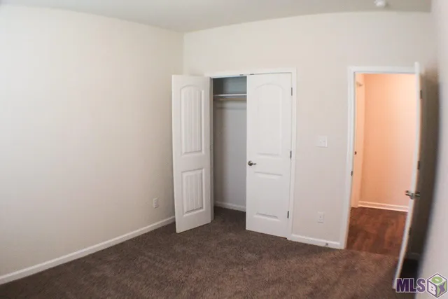 $2,300 | 17609 Eagles Perch Drive, Prairieville, LA 70769