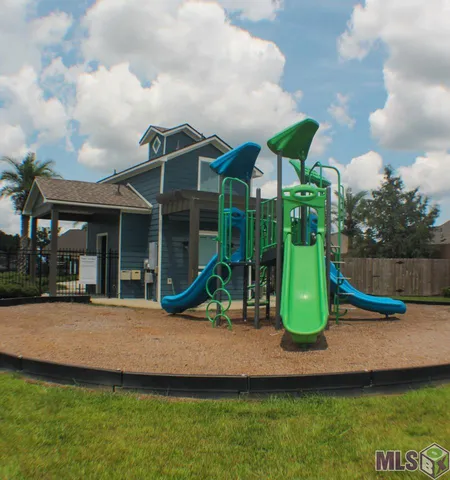 $2,300 | 17609 Eagles Perch Drive, Prairieville, LA 70769