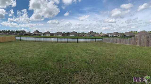 $2,300 | 17609 Eagles Perch Drive, Prairieville, LA 70769