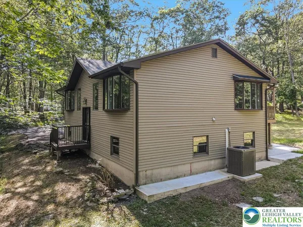 $2,800 | 115 White Oak Court, Tannersville, PA 18372