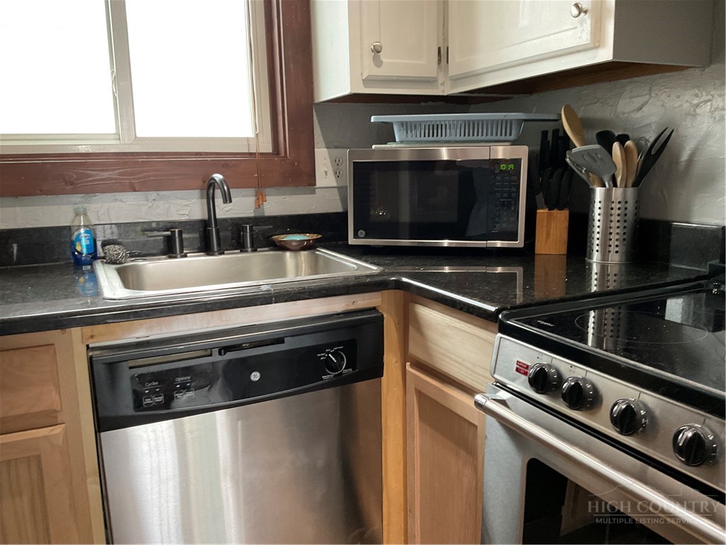 301 Pinnacle Inn Road, Unit 4304 Beech Mountain, NC 28604 - Photo 10 of 17 Gallery Image 10