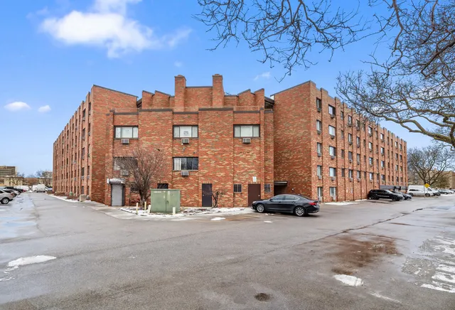 $1,400 | 5310 North Chester Avenue, Unit 200, Chicago, IL 60656