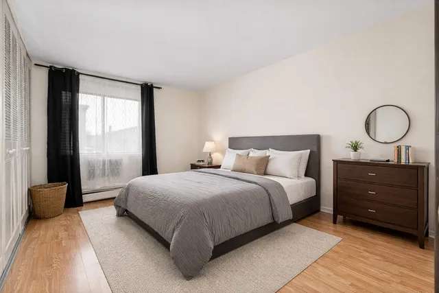 $1,400 | 5310 North Chester Avenue, Unit 200, Chicago, IL 60656