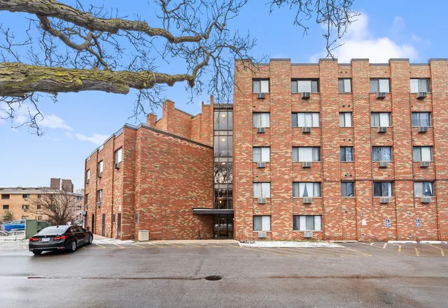 $1,400 | 5310 North Chester Avenue, Unit 200, Chicago, IL 60656