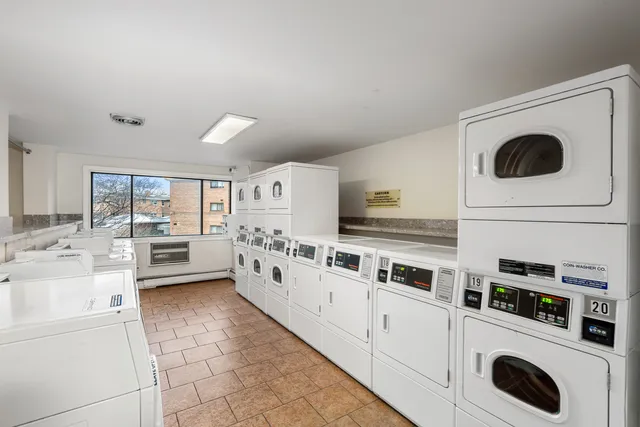 $1,400 | 5310 North Chester Avenue, Unit 200, Chicago, IL 60656