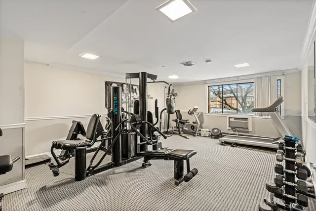 $1,400 | 5310 North Chester Avenue, Unit 200, Chicago, IL 60656