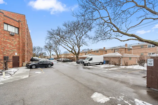 $1,400 | 5310 North Chester Avenue, Unit 200, Chicago, IL 60656