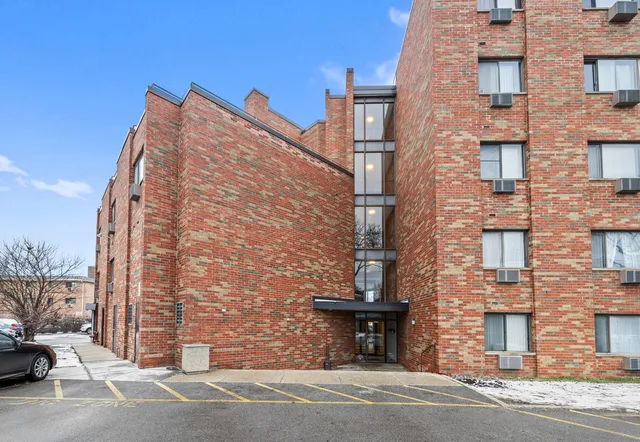 $1,400 | 5310 North Chester Avenue, Unit 200, Chicago, IL 60656