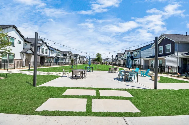 $2,249 | 5300 Berkeley Knl Circle, Unit 225, Richmond, TX 77407